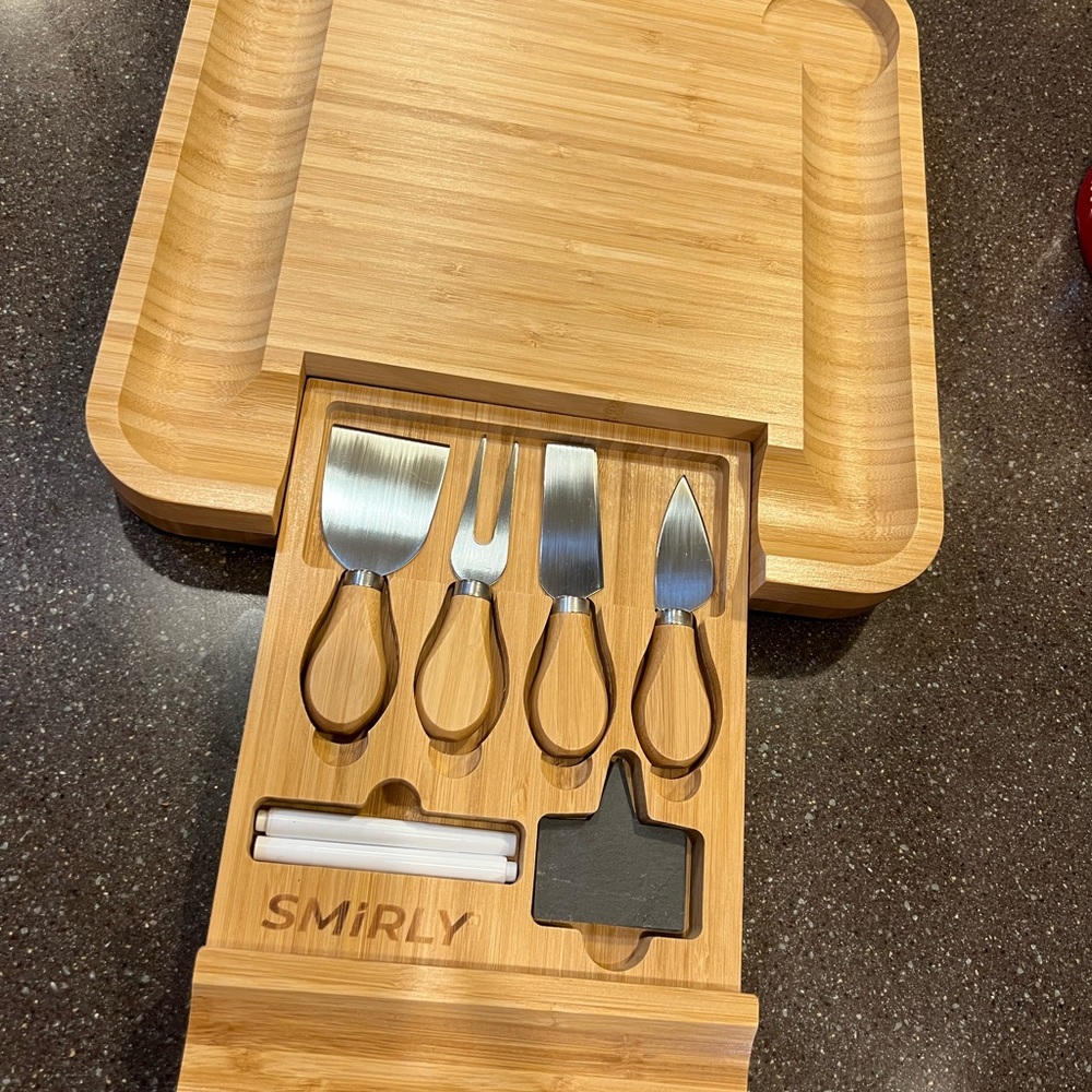 SMIRLY Bamboo Cheeseboard